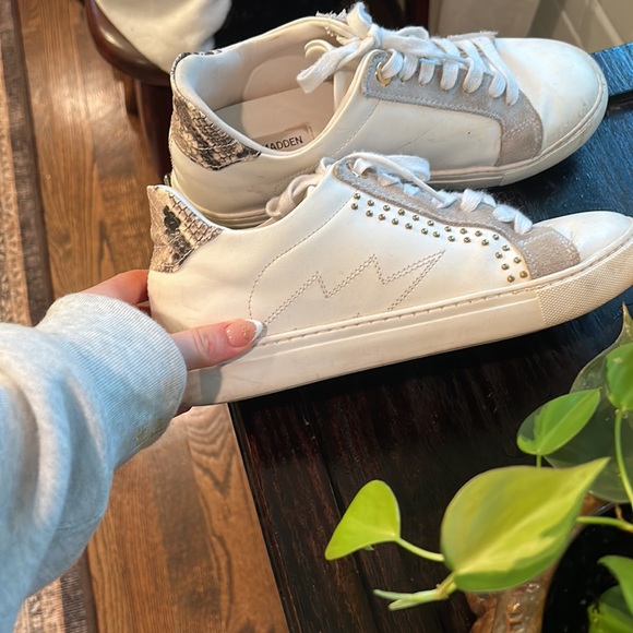 Steve Madden shoes that are Barely worn but super comfortable! - Picture 2 of 6